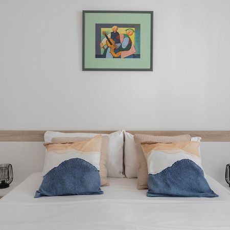 Sunny 1Bdr With Balcony & Parking Apartman Zágráb Kültér fotó