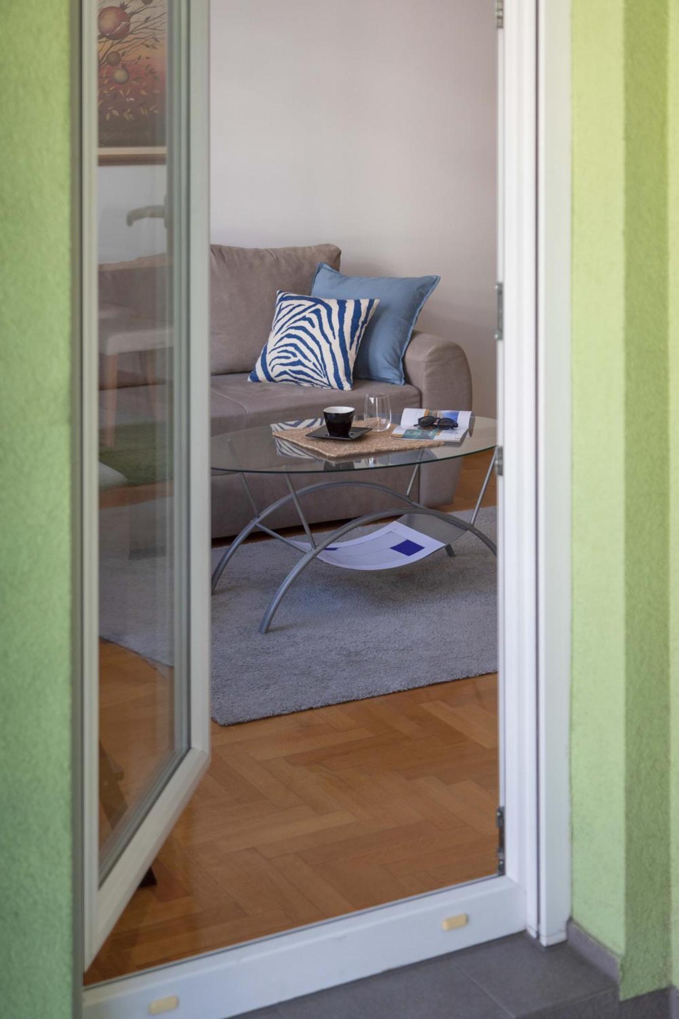 Sunny 1Bdr With Balcony & Parking Apartman Zágráb Kültér fotó