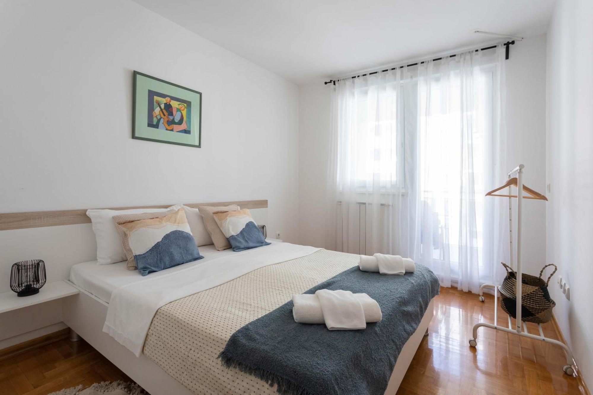 Sunny 1Bdr With Balcony & Parking Apartman Zágráb Kültér fotó